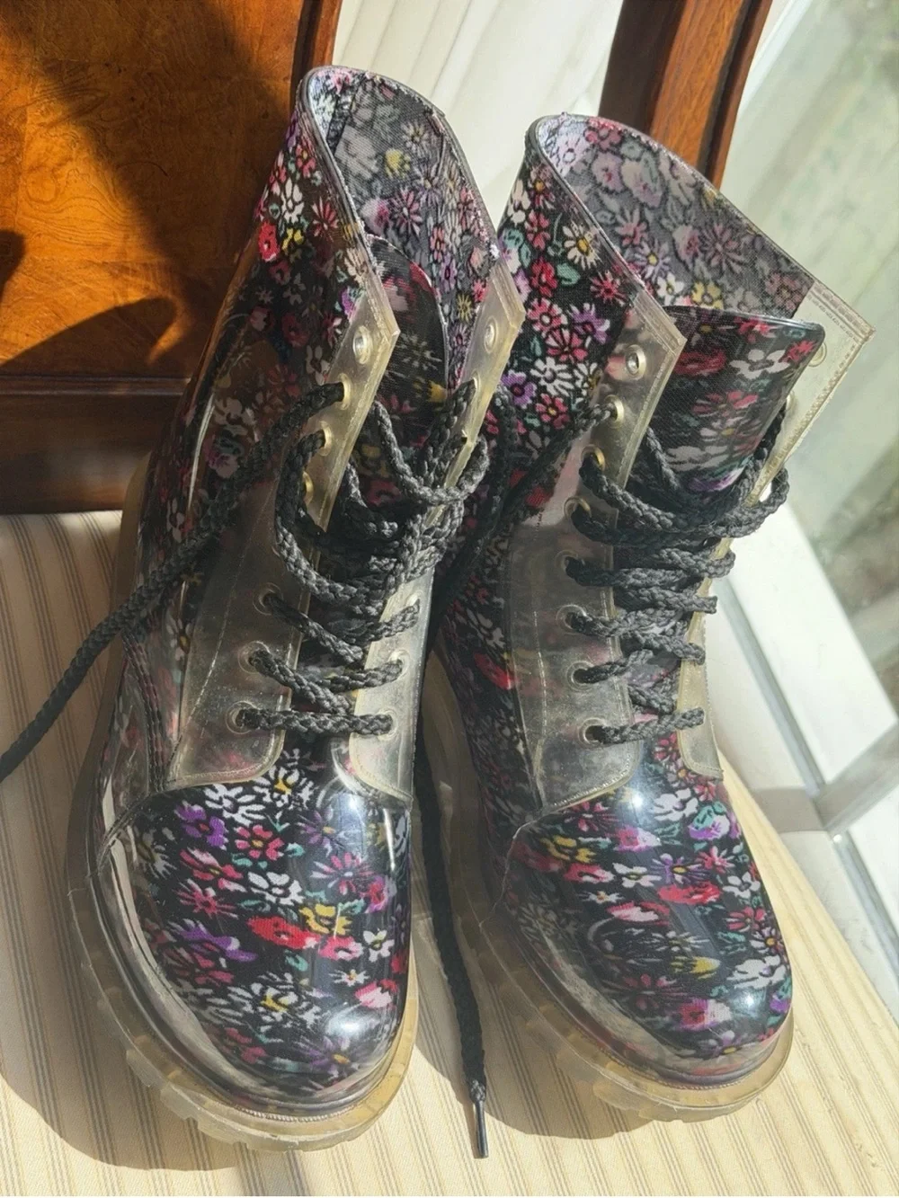 Dirty Laundry. Roadie Clear Floral Combat Rain Boots, Size 7